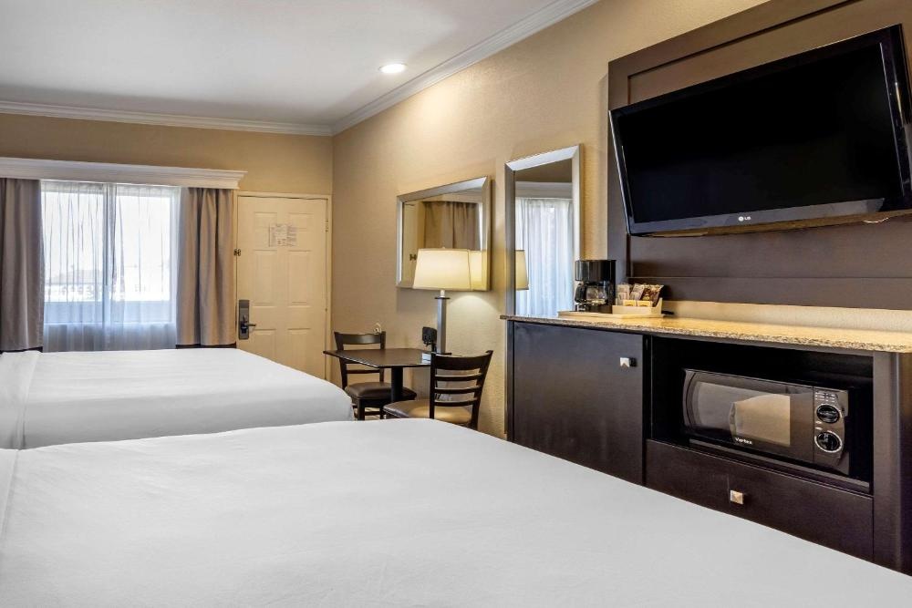 Comfort Inn & Suites Huntington Beach
